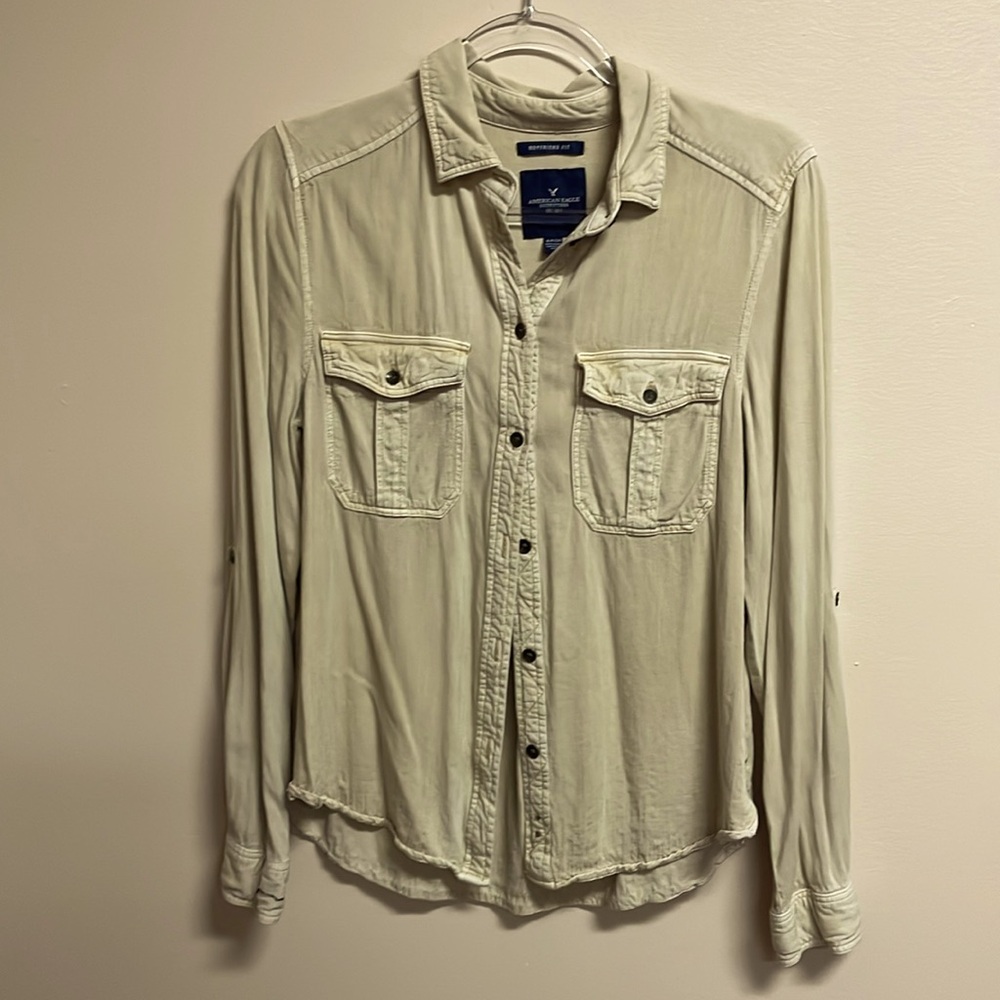 American Eagle Boyfriend Fit Long Sleeve Pale Yellow Button Up Shirt